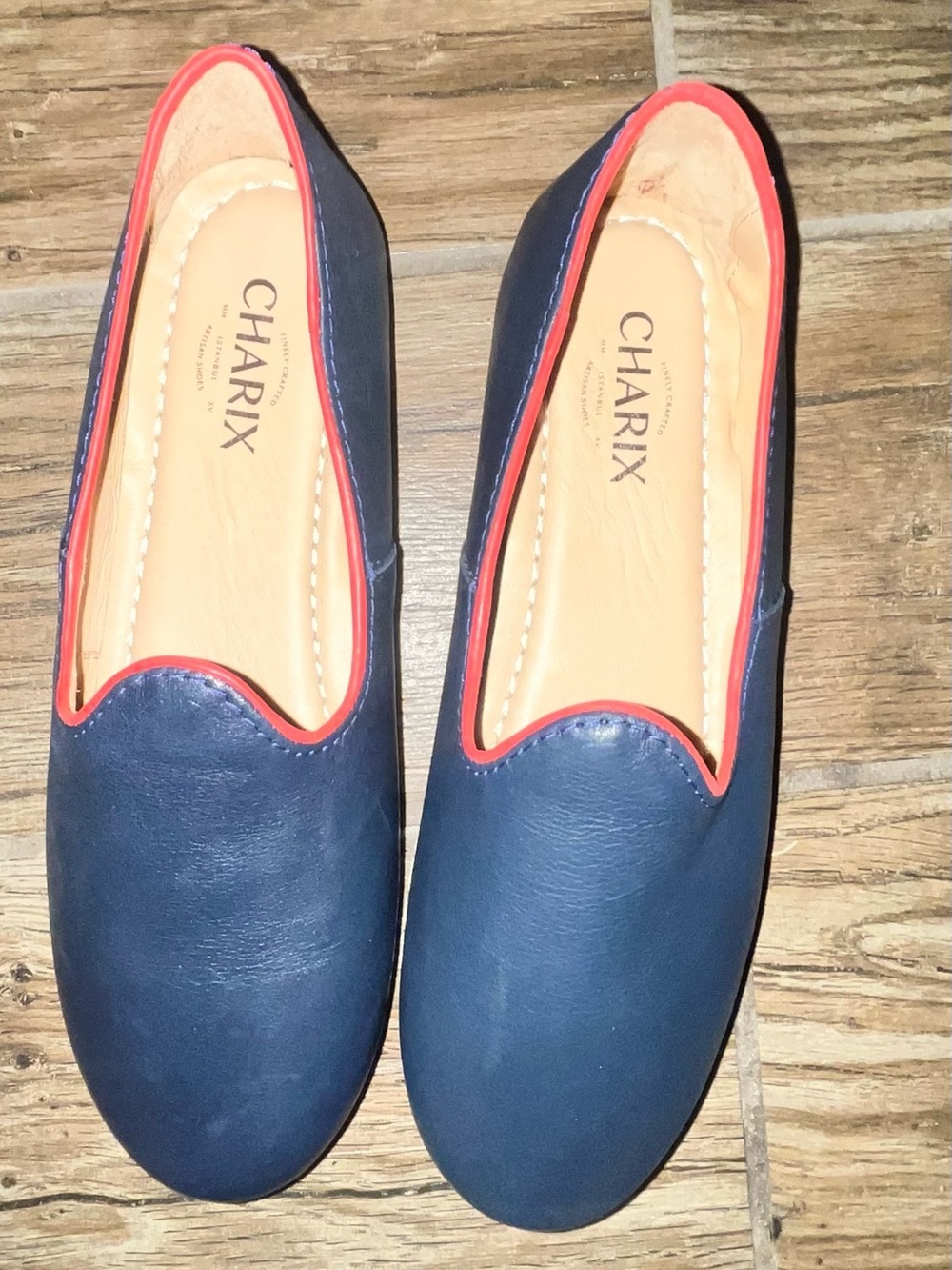 Charix Artisan Navy Leather Slip-On Flats loafers with Red Trim
